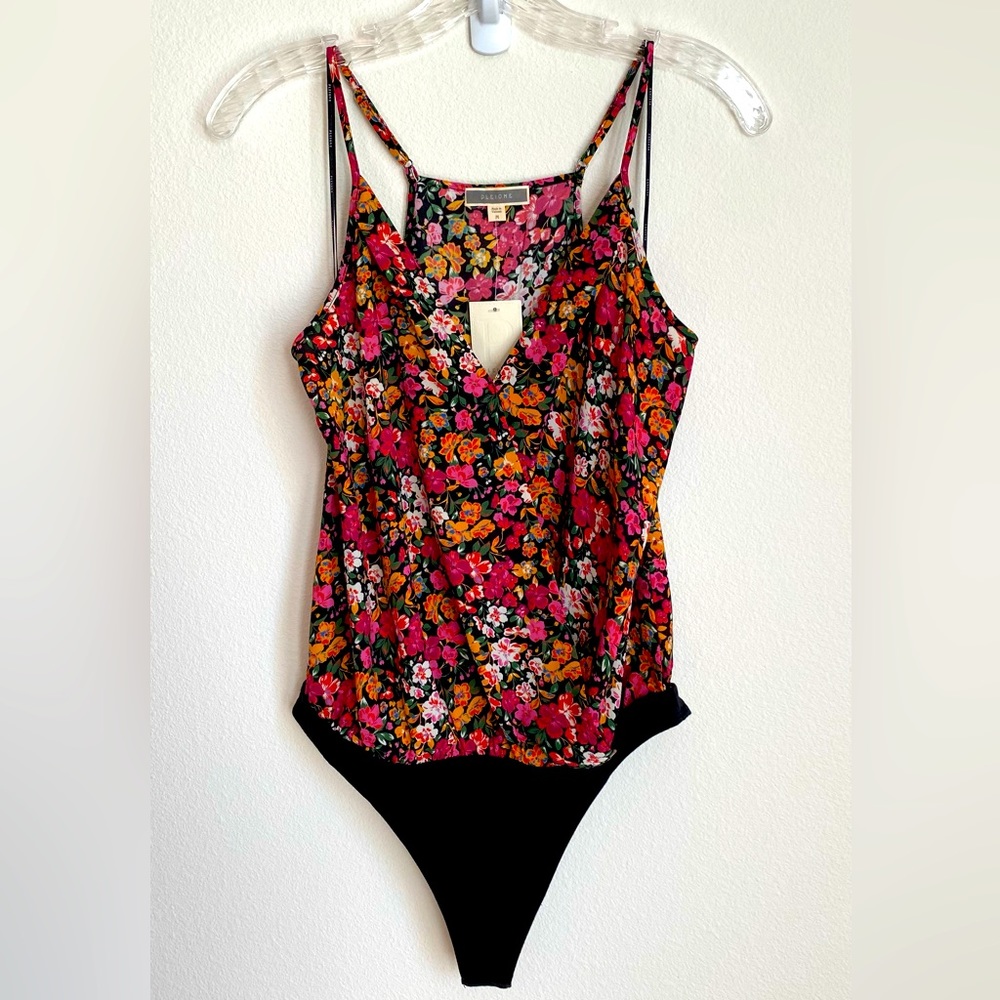 NWT - Size Medium - Floral Print Bodysuit